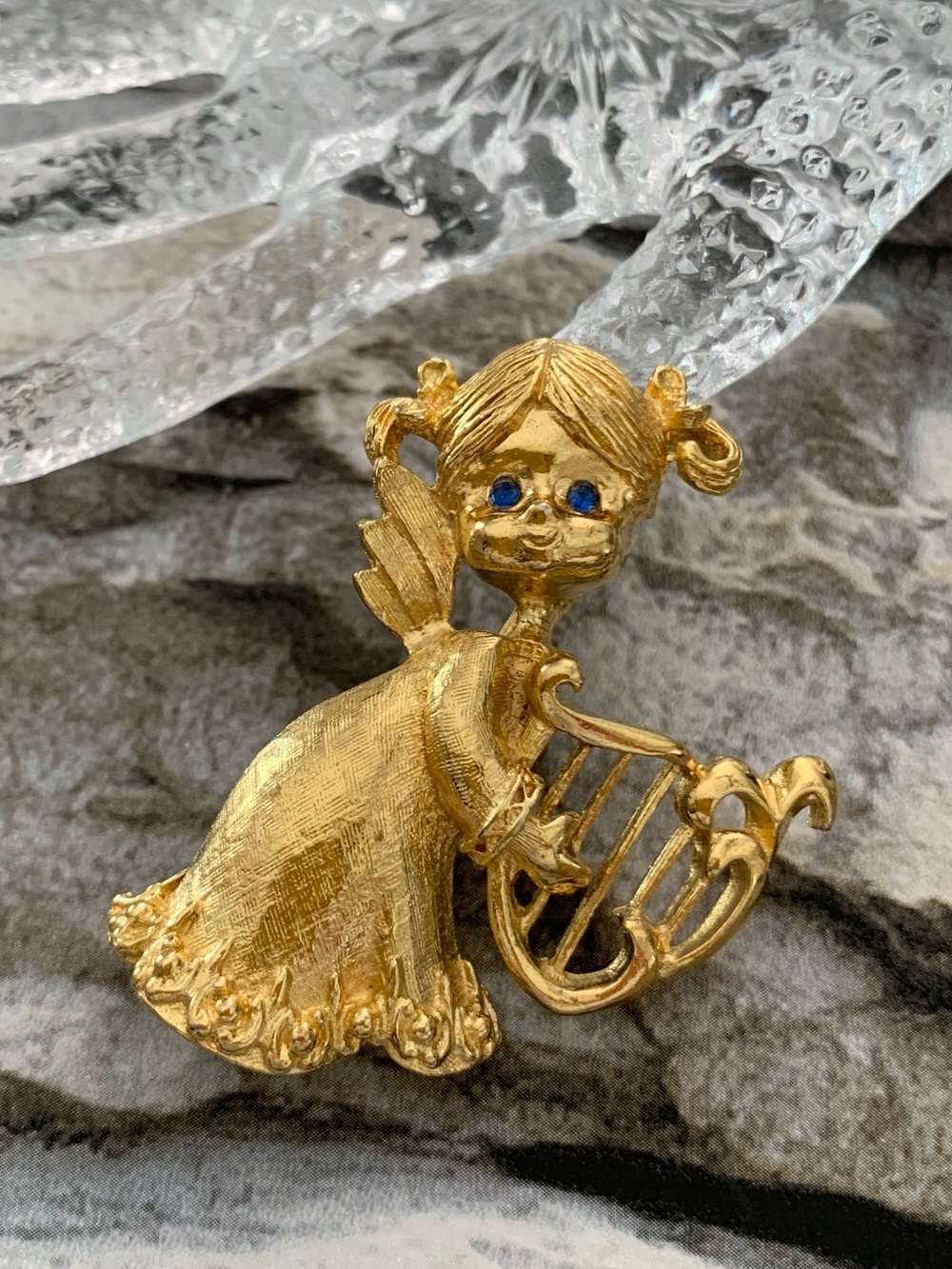 Vintage Signed Gerry’s Angel Harp Rhinestones Gold Brooch Christmas Holiday Pin